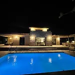 Terra Vecchia, 6 Ou 12 Personnes, Vue Imprenable, Piscine Chauffee Вілла